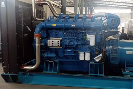 玉柴發(fā)電機組使用期間產生的污垢如何去除？